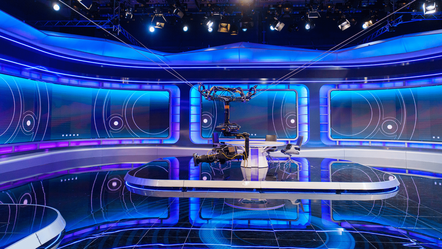Whether you're producing the world's biggest broadcasts, supporting live events, or seeking greater flexibility, spidercam delivers dynamic aerial shots with industry-leading safety, precision, and reliability.